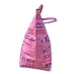 Beadbags Wäschesack / Allzwecktasche aus recycelten Reissack Ri9 in rosa von der seite