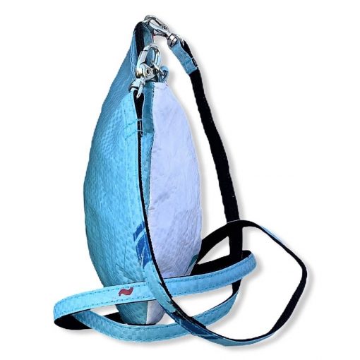Kleine Schultertasche aus recycelten Reissack in weiß blau | Beadbags