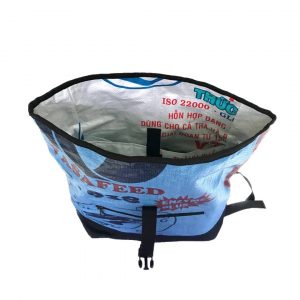 Beadbags Rucksack aus recycelten Reissackmaterial in blau von oben