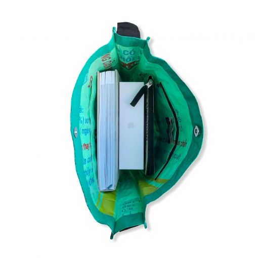 Einkaufstasche mit Schultergurt aus recycelten Reissack in dunkelgrün | Beadbags
