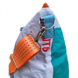 Beadbags Universaltasche _ Wäschesack aus recycelten Reissack mit Tampenjangurt in weiß blau | Beadbags