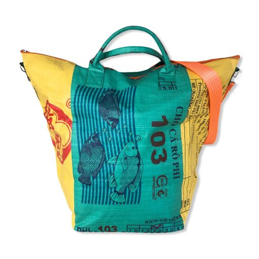 Wäschesack aus recycelten Reissack in grün gelb mit orangenen Tampenjan Gurt | Beadbags