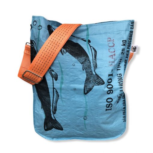Einkaufstasche aus recycelten Reissack mit Schultergurt aus recycelten Spanngurten in blau mit orange | Beadbags
