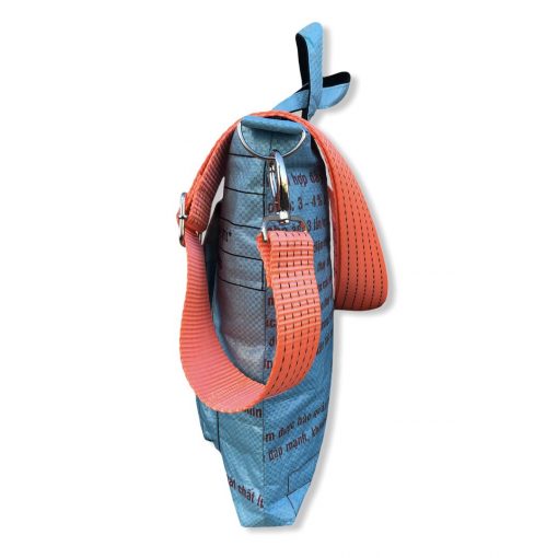 Beadbags Tragetasche aus recycelten Reissack mit Tampenjan Hochseegurt Ri2 seite hellblau