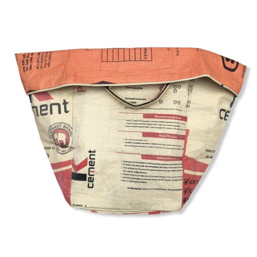 Beadbags Große Universaltasche / Wäschesack aus recycelten Zementsack CRL24 Rot vorne gekrempelt