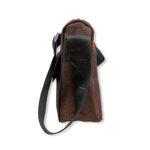 Beadbags Schultertasche aus reused Moskitonetz Braun seite