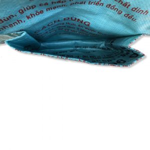 Beadbags Upcycling Wandtaschen aus recycelten Reissack RiG1 Hellblau oben offen