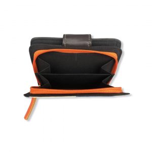 Geldbörse aus Zementsack geöffnet von vorne