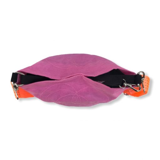 Beadbags Schultertasche aus reused Moskitonetz mit Tampenjan NET3 Pink vorne beide Gurte oben nochmal