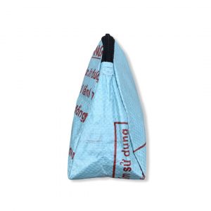Kleine Kosmetiktasche aus recycelten Reissack in hellblau | Beadbags