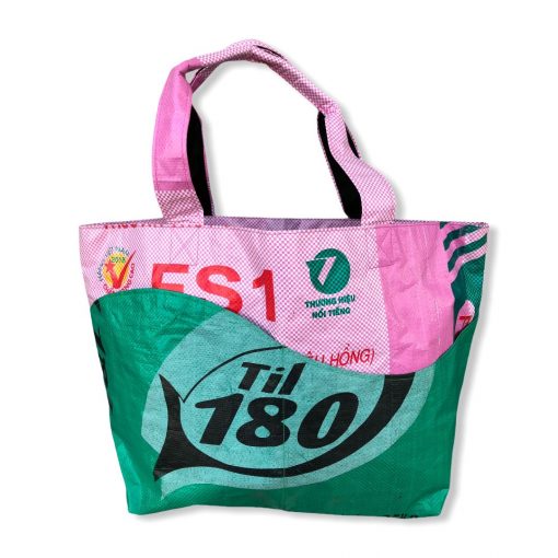 Tragetasche aus recycelten Reissack von Beadbags in rosa grün | Beadbags