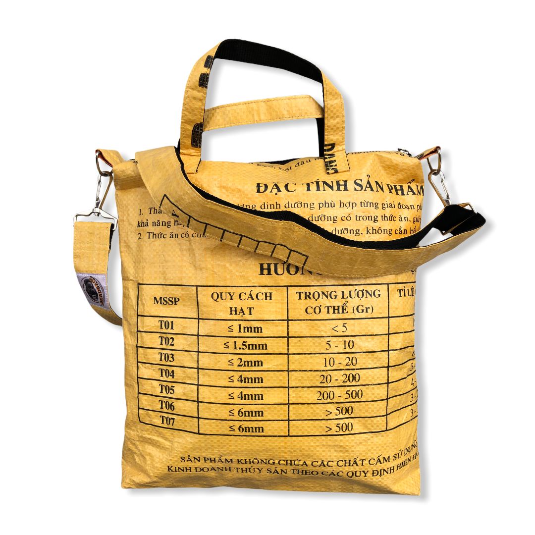 Tragetasche mit Schultergurt aus recycelten Reissack in gelb | Beadbags