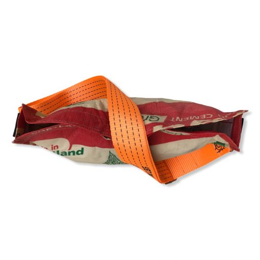 Einkaufstasche aus recycelten Zementsack mit Hafengurt in rot mit orange | Beadbags