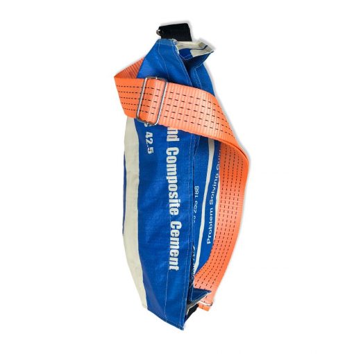 Universal Trage- Einkaufstasche aus recycelten Zementsack mit Hochseegurt in blau | Beadbags