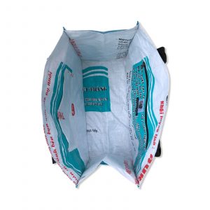 Einkaufstasche aus recycelten Reissack von Beadbags in blau | Beadbags