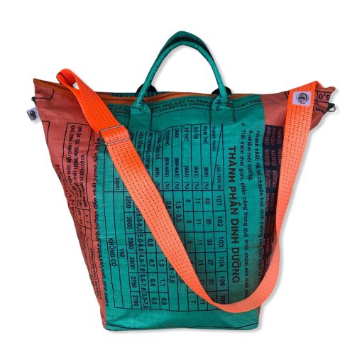 Große Allzwecktragetasche aus recycelten Reissack in orange grün mit Tampenjan Schultergurt in orange | Beadbags