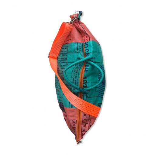 Große Allzwecktragetasche aus recycelten Reissack in orange grün mit Tampenjan Schultergurt in orange | Beadbags