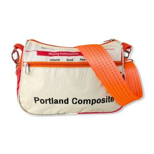 Umhängetasche aus recycelten Zementsack mit Hochseehafengurt rot mit orange | Beadbags
