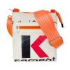 Schultertasche aus recycelten Zementsack mit Hochseehafengurt rot mit orange | Beadbags