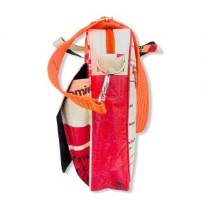 Laptoptasche mit Schultergurt aus recycelten Zementsack mit Hafengurt in rot mit orange | Beadbags