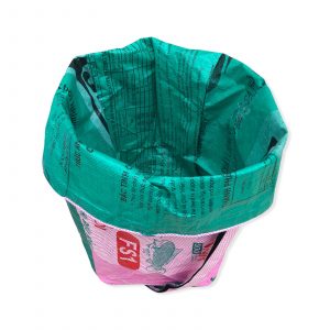 Beadbags Multifunktionaler Wäschesack recycelter Reissack Ri8.1 rosa kariert 6 oben offen gekrempelt