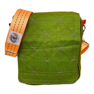 Beadbags Umhängetasche aus reused Moskitonetz NET13TJ green