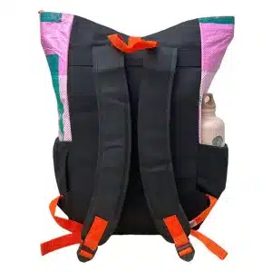 Beadbags Rucksack aus Recyceltem Material in rosa kariert rückseite