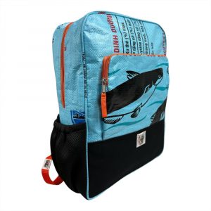 Stylischer & fair produzierter Rucksack mit 17,5 L Volumen – ideal für Schule, Uni & Alltag.