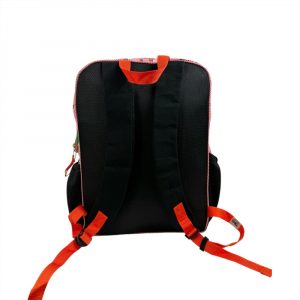 Stylischer & fair produzierter Rucksack mit 17,5 L Volumen – ideal für Schule, Uni & Alltag.