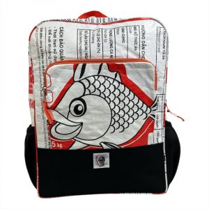 Stylischer & fair produzierter Rucksack mit 17,5 L Volumen – ideal für Schule, Uni & Alltag.