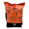 Nachhaltiger Sportrucksack aus recycelten Materialien. Wasserfest, robust & fair handgefertigt – mit Bodenfach, Tabletfach & viel Stauraum.