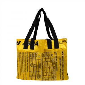 Geräumige Upcycling-Tasche aus recyceltem Reissack. Fair Trade, vegan, leicht & robust – ideal für Einkauf, Strand & Alltag. Jedes Stück ein Unikat