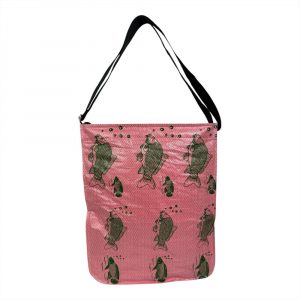 Beadbags Umhängetasche in rosa kariert hängend