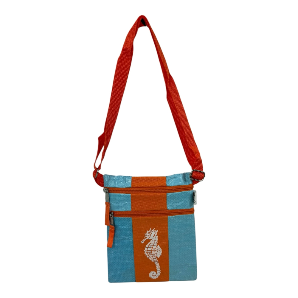 Jede Upcycling Festivalbag wird liebevoll gefertigt, um Ressourcen zu schonen und Abfall zu vermeiden. So trägst du nicht nur Stil, sondern auch Verantwortung.