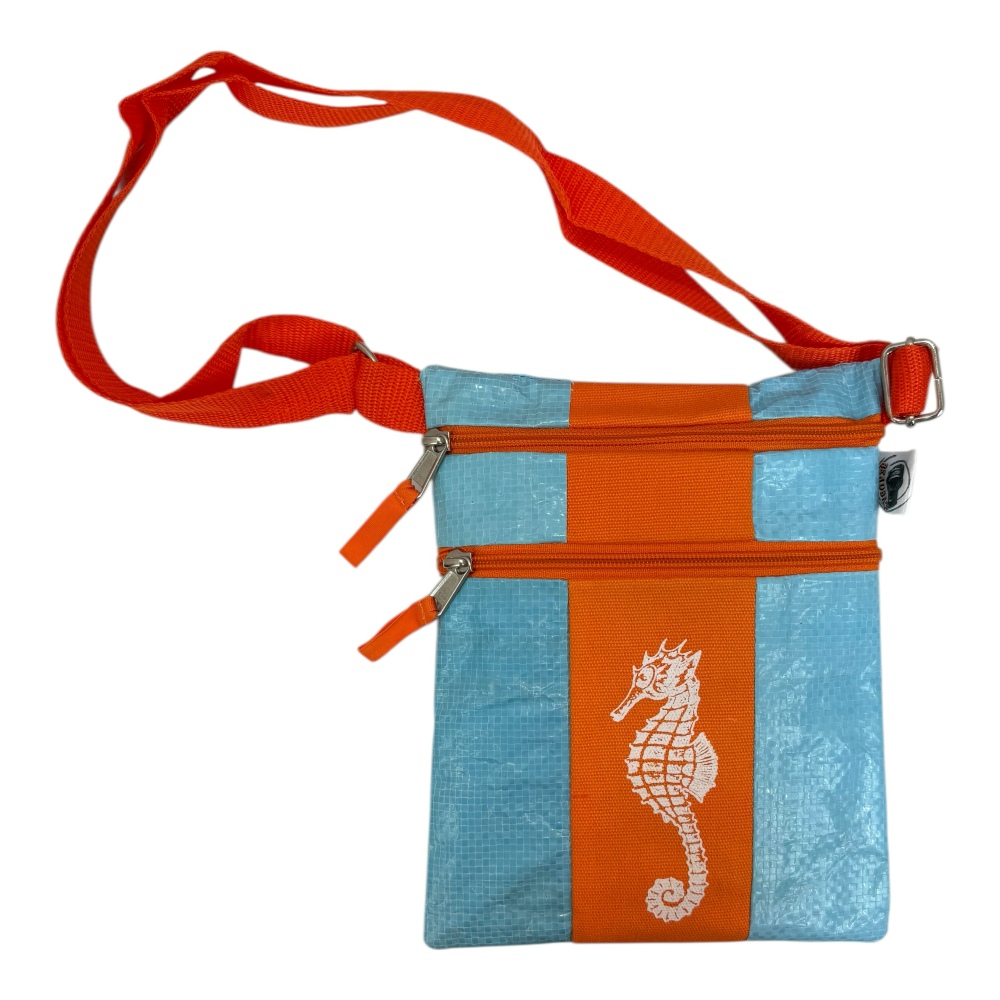 Jede Upcycling Festivalbag wird liebevoll gefertigt, um Ressourcen zu schonen und Abfall zu vermeiden. So trägst du nicht nur Stil, sondern auch Verantwortung.