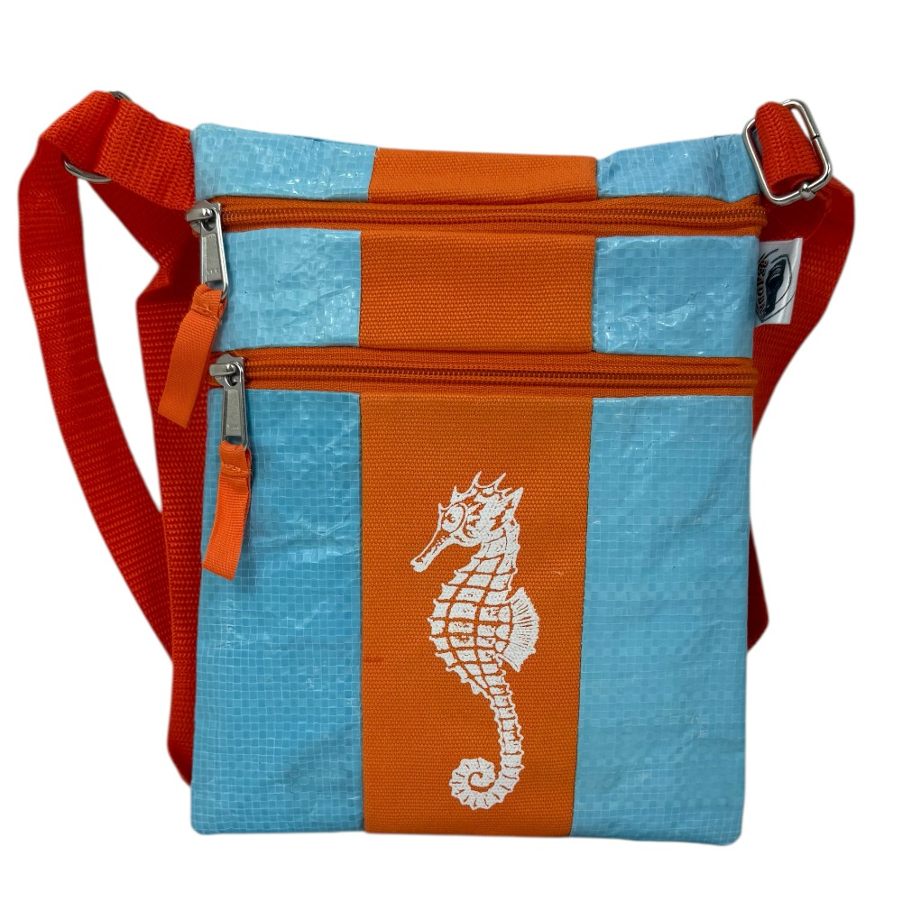 Jede Upcycling Festivalbag wird liebevoll gefertigt, um Ressourcen zu schonen und Abfall zu vermeiden. So trägst du nicht nur Stil, sondern auch Verantwortung.