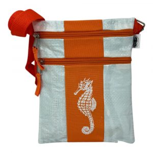 Jede Upcycling Festivalbag wird liebevoll gefertigt, um Ressourcen zu schonen und Abfall zu vermeiden. So trägst du nicht nur Stil, sondern auch Verantwortung.