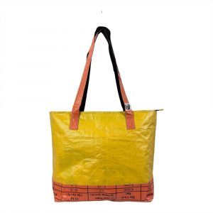 "Nachhaltige Alltagstasche aus recycelten Reissäcken – stilvoll, wasserabweisend & fairtrade-zertifiziert. Praktisch, modern & vielseitig kombinierbar."