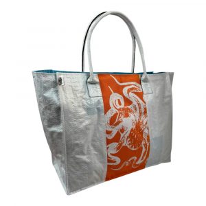 Beadbags Maritimer Shopperbag mit Seepferdchen-Print – handgemacht, nachhaltig und aus recyceltem Material. Perfekt für Stadt, Strand und Alltag.