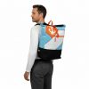 Anker Rucksack Beadbags Upcycling Premium nachhaltig Mann getragen Anker blau weiss