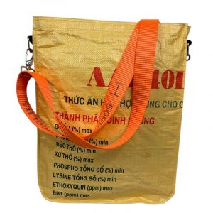 S Bag Upcycling Tasche aus recycelten Reis- & Zementsäcken – fair produziert, vegan & wasserabweisend. Leichte DIN A4 Alltagstasche im farbenfrohen Unikat-Design.