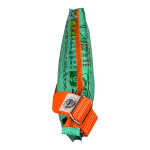 S Bag Upcycling Tasche aus recycelten Reis- & Zementsäcken – fair produziert, vegan & wasserabweisend. Leichte DIN A4 Alltagstasche im farbenfrohen Unikat-Design.