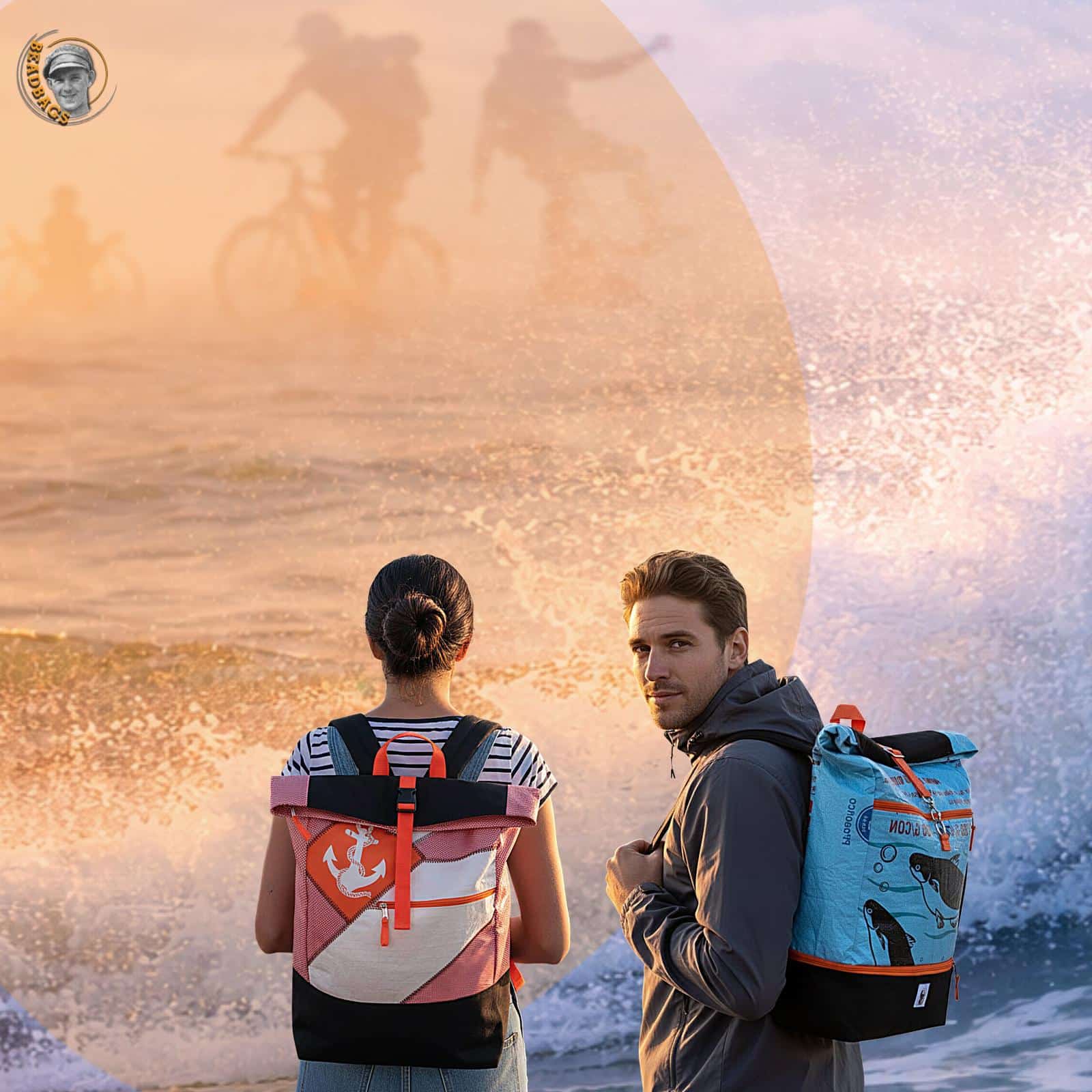 Mann und Frau am Meer mit Rucksack Beadbags