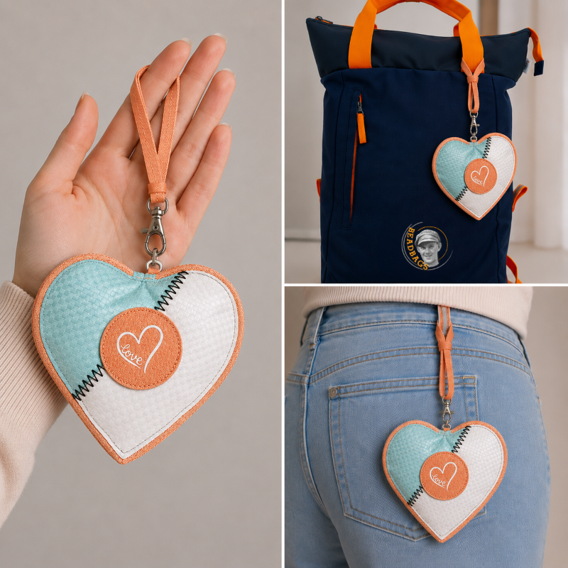 Beadbags HA110 kleines Herz mit Love blau/weiß mit Beiger Patch und beiger Reißverschluss – Bild 4