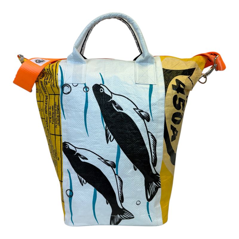 Beadbags Kleine Allzwecktragetasche aus recycelten Reissack mit Tampenjan mit einem schwarzen Fisch TJ8S (Small)